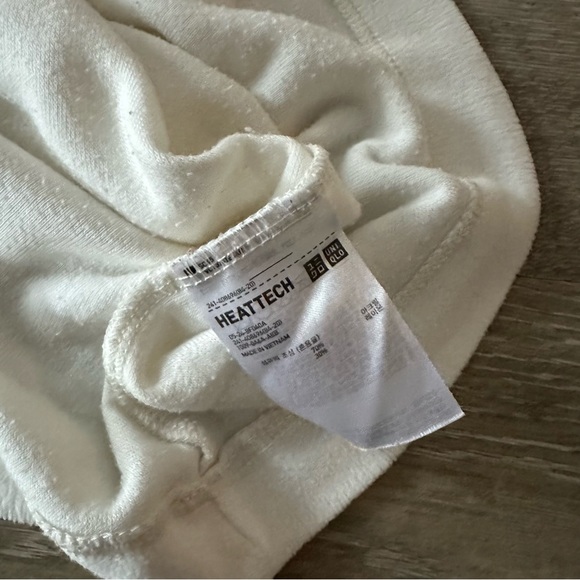 Uniqlo HeatTech Turtleneck Fleece - Picture 2 of 2